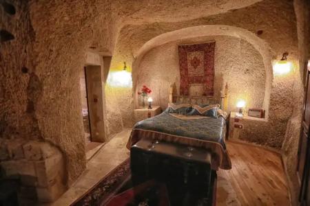 Traveller's Cave - 106