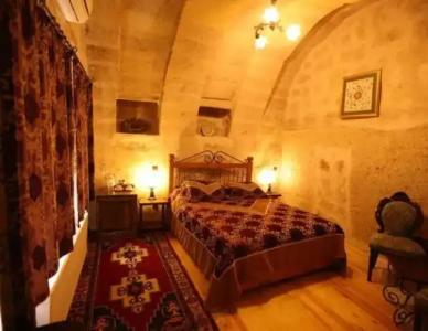 Traveller's Cave - 168