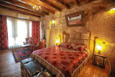 Traveller's Cave - 195