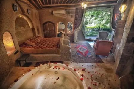 Traveller's Cave - 201