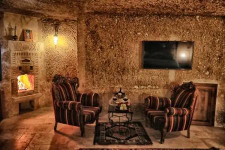 Traveller's Cave - 143