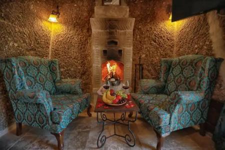 Traveller's Cave - 192