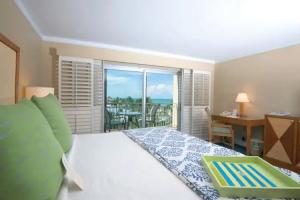 Naples Beach Hotel and Golf Club, Naples