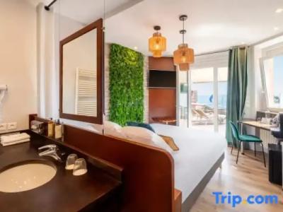 Best Western Plus Hôtel la Rade - 66