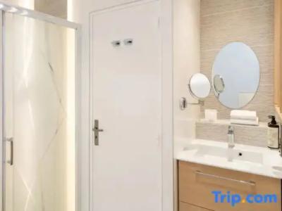 Best Western Plus Hôtel la Rade - 59