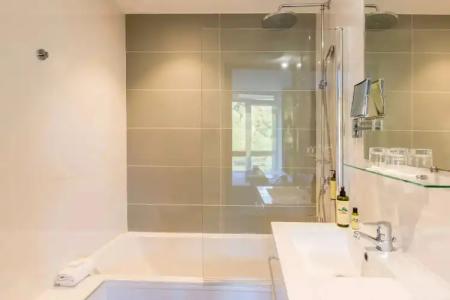 Best Western Plus Hôtel la Rade - 11