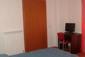 Maia Bed and Breakfast, Destra