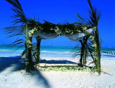 Breezes Beach Club and Spa - 2