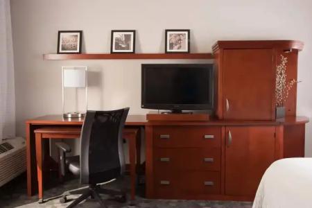 Courtyard Charleston Waterfront - 27