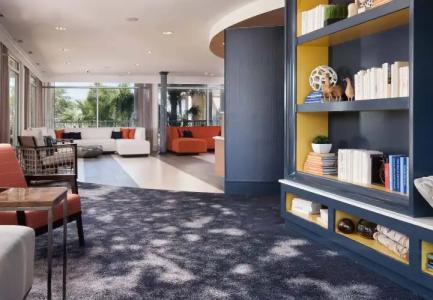 Courtyard Charleston Waterfront - 1