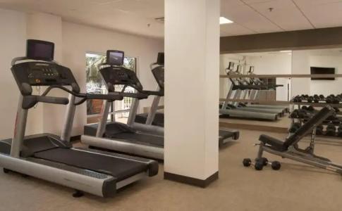 Courtyard Charleston Waterfront - 21