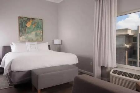 Courtyard Charleston Waterfront - 54