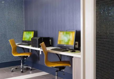 Courtyard Charleston Waterfront - 6