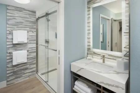 Courtyard Charleston Waterfront - 45