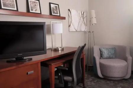 Courtyard Charleston Waterfront - 44