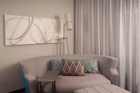 Courtyard Charleston Waterfront - 29