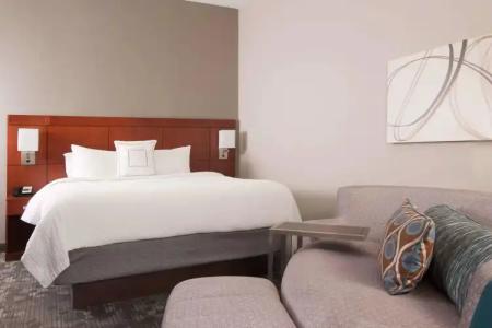 Courtyard Charleston Waterfront - 2