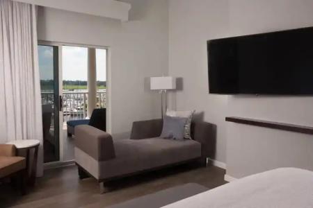 Courtyard Charleston Waterfront - 56