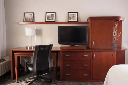 Courtyard Charleston Waterfront - 43