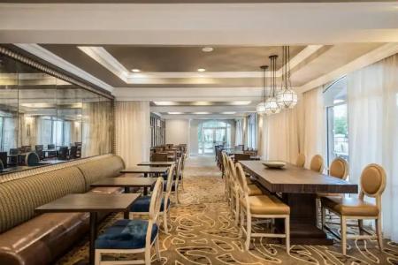 Courtyard by Marriott Charleston Historic District - 16