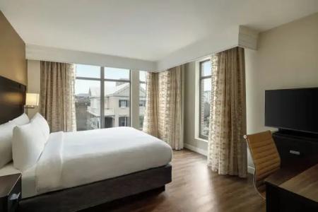 Courtyard by Marriott Charleston Historic District - 59