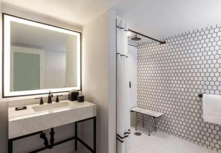 Mills House Charleston, Curio Collection by Hilton - 13