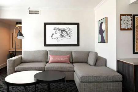 Mills House Charleston, Curio Collection by Hilton - 8