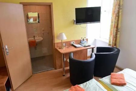 garni Goldene Henne - 36