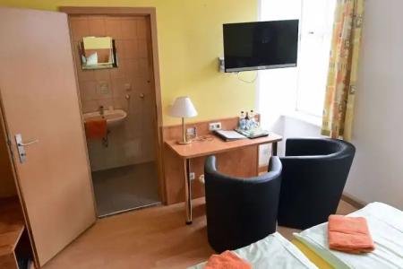 garni Goldene Henne - 4