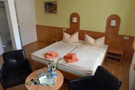 garni Goldene Henne - 39