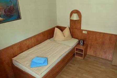 garni Goldene Henne - 1