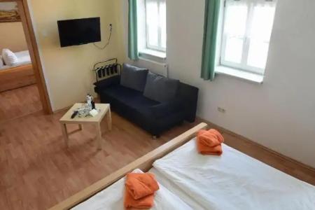 garni Goldene Henne - 62