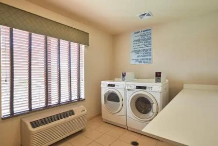 Holiday Inn Express & Suites El Paso Airport, an IHG - 4