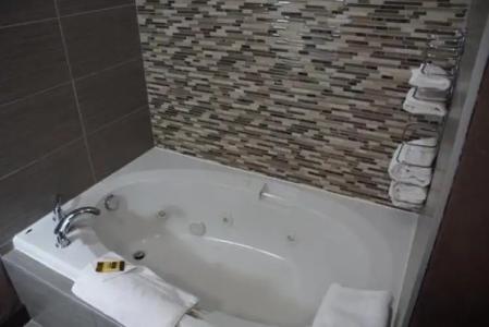 Four Points by Sheraton & Suites Calgary West - 37