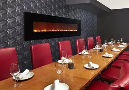 Four Points by Sheraton & Suites Calgary West - 10