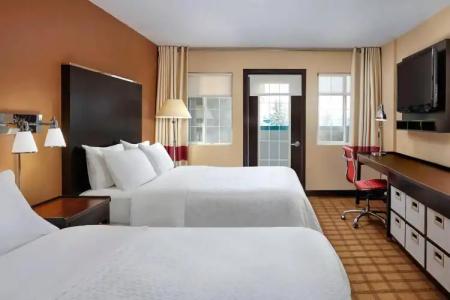 Four Points by Sheraton & Suites Calgary West - 17