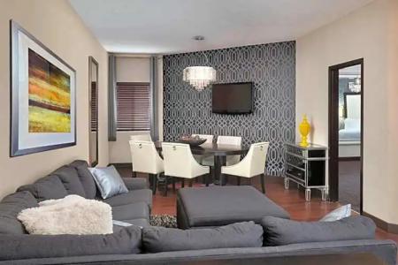 Four Points by Sheraton & Suites Calgary West - 47