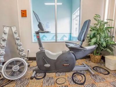 Comfort Inn & Suites South - 18