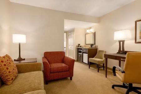 Country Inn & Suites by Radisson, Calgary-Northeast - 5
