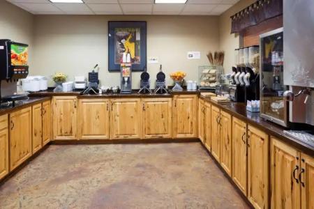 AmericInn by Wyndham Fargo Medical Center - 29