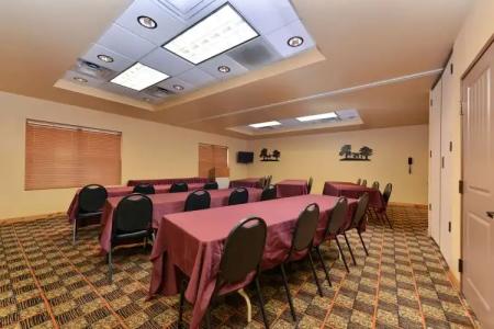 AmericInn by Wyndham Fargo Medical Center - 19