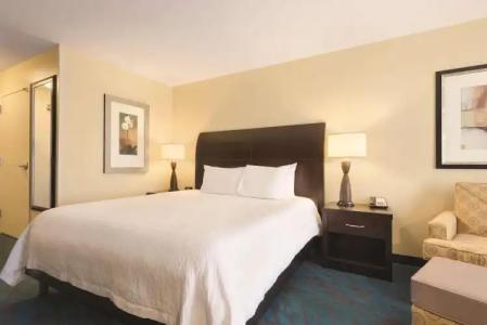 Hilton Garden Inn Fargo - 4