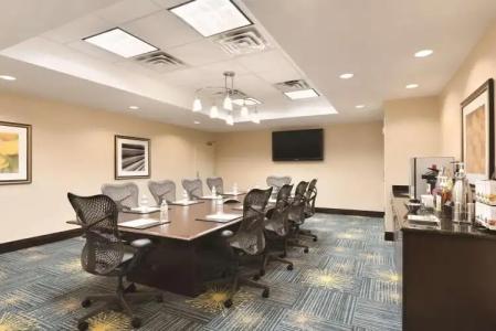 Hilton Garden Inn Fargo - 18