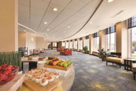 Hilton Garden Inn Fargo - 10