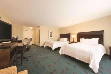 Hilton Garden Inn Fargo - 6