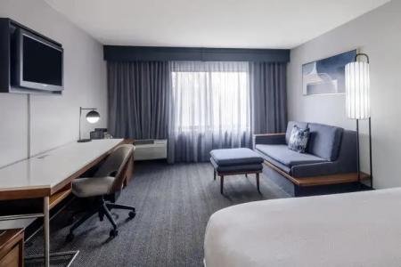 Courtyard Salt Lake City Airport - 4