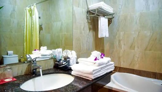 Almond Sothearos - 85