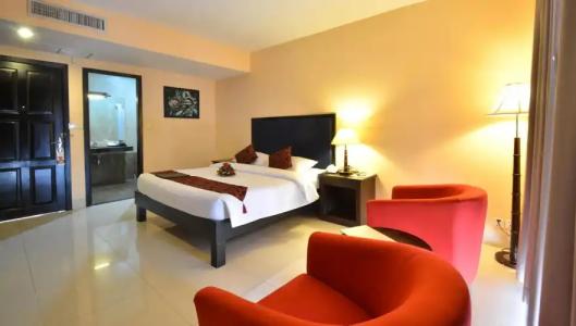 Almond Sothearos - 3