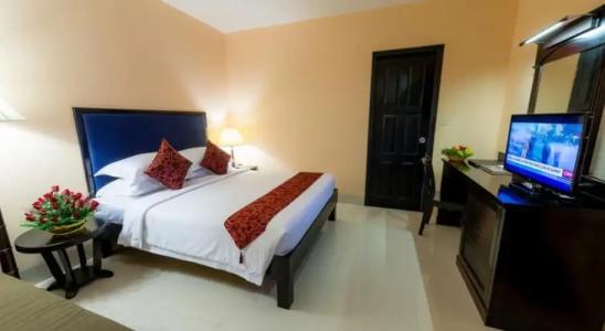 Almond Sothearos - 35