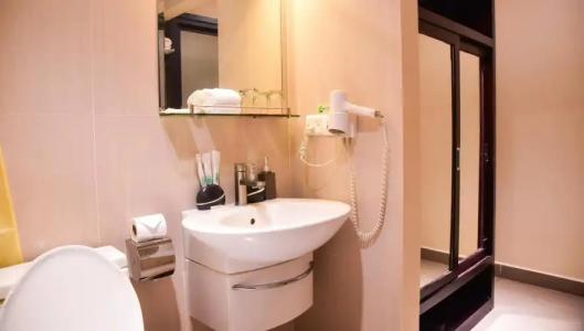 Almond Sothearos - 7